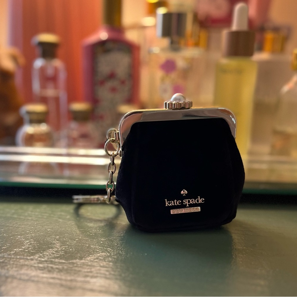 Kate spade kiss lock keychain